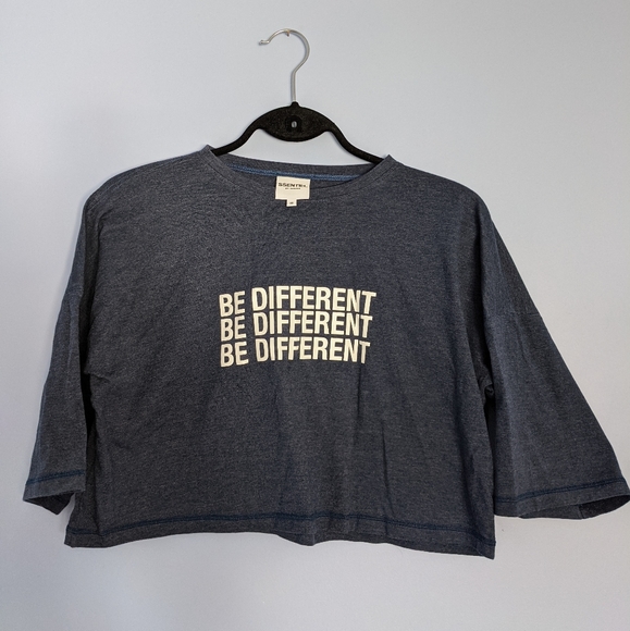 Be Different Oversized Cropped Tee - Picture 5 of 5